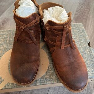 Born Women’s Tarkiln Brown Boots Size 8